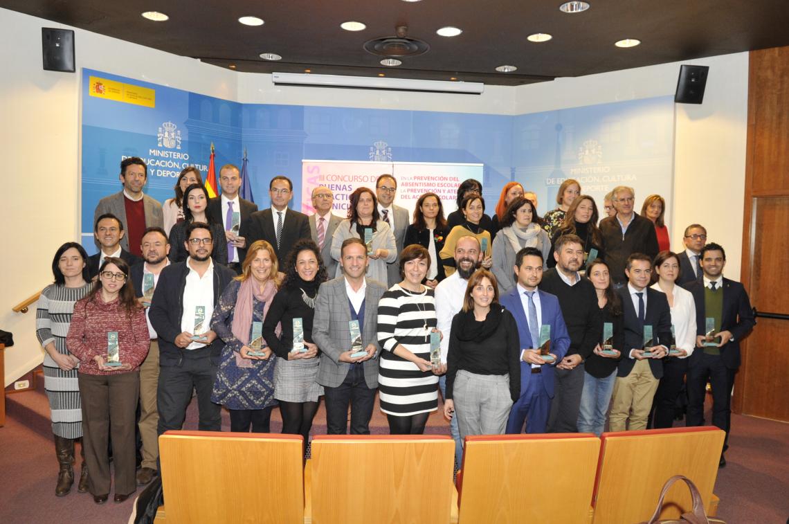 Foto de familia de todos los premiados