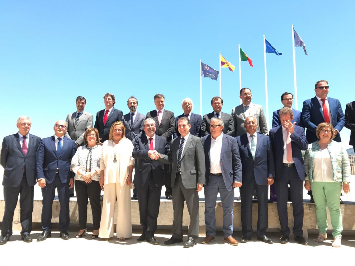Responsables locales españoles y portugueses participantes en la Cumbre Hispano-Lusa