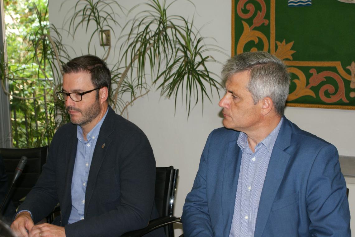Los alcaldes de Palma de Mallorca, José Francisco Hila, y de Móstoles, David Lucas, en la reunión celebrada en la FEMP.