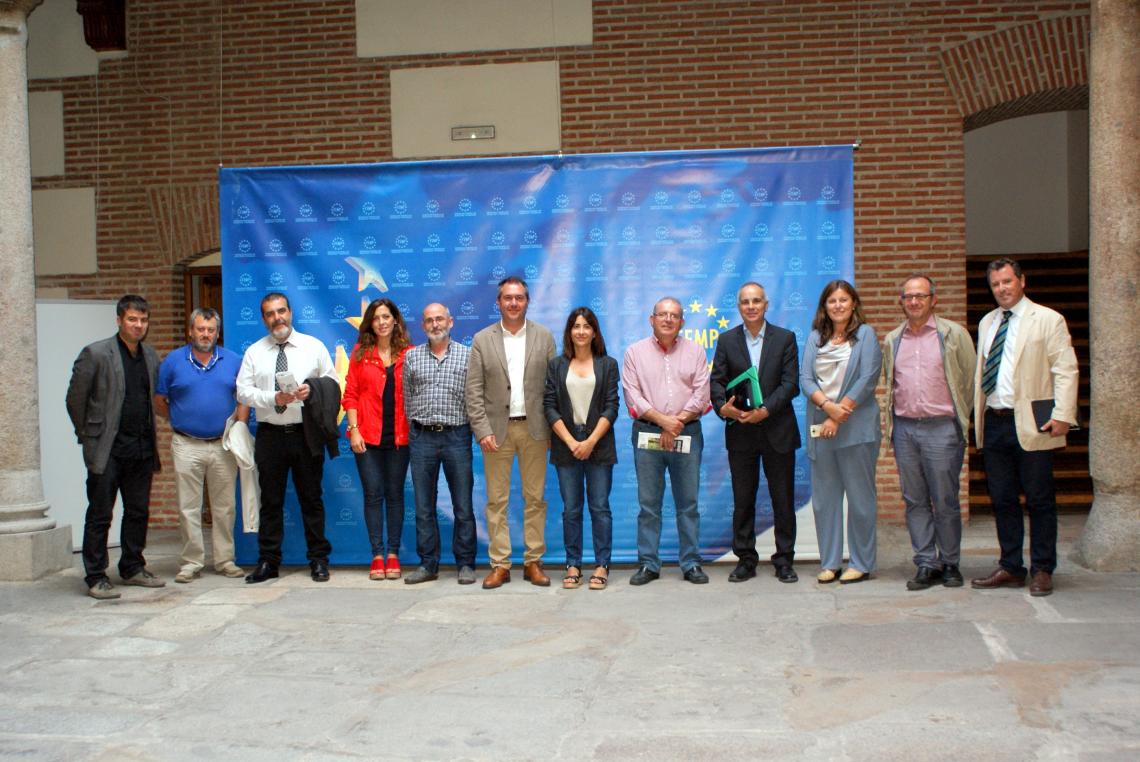 Los participantes en la reunión, en la sede de la FEMP.
