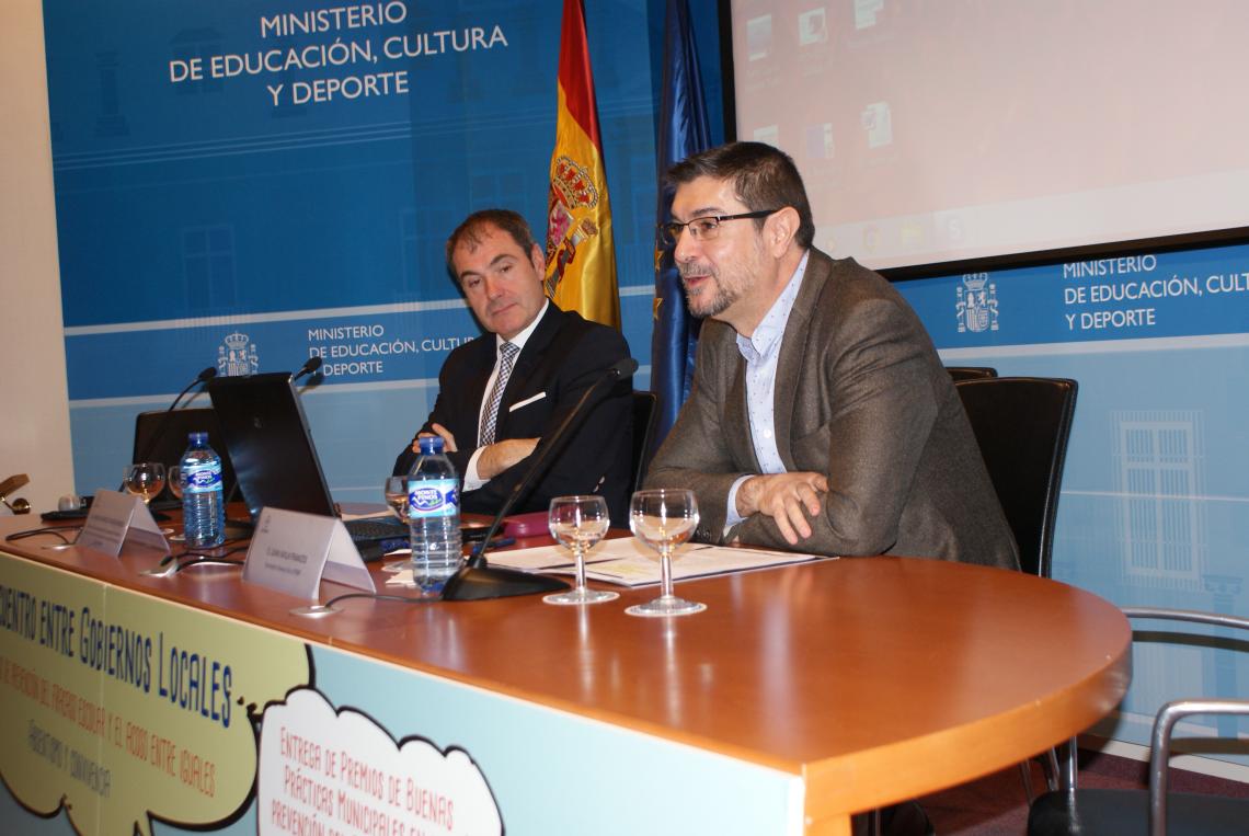 El Secretario General de la FEMP, Juan Ávila, en primer término, y el Subdirector del MECD, Marco Aurelio Rando, en la apertura del Encuentro.