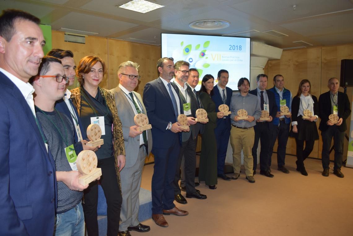 Foto de familia de los premiados.
