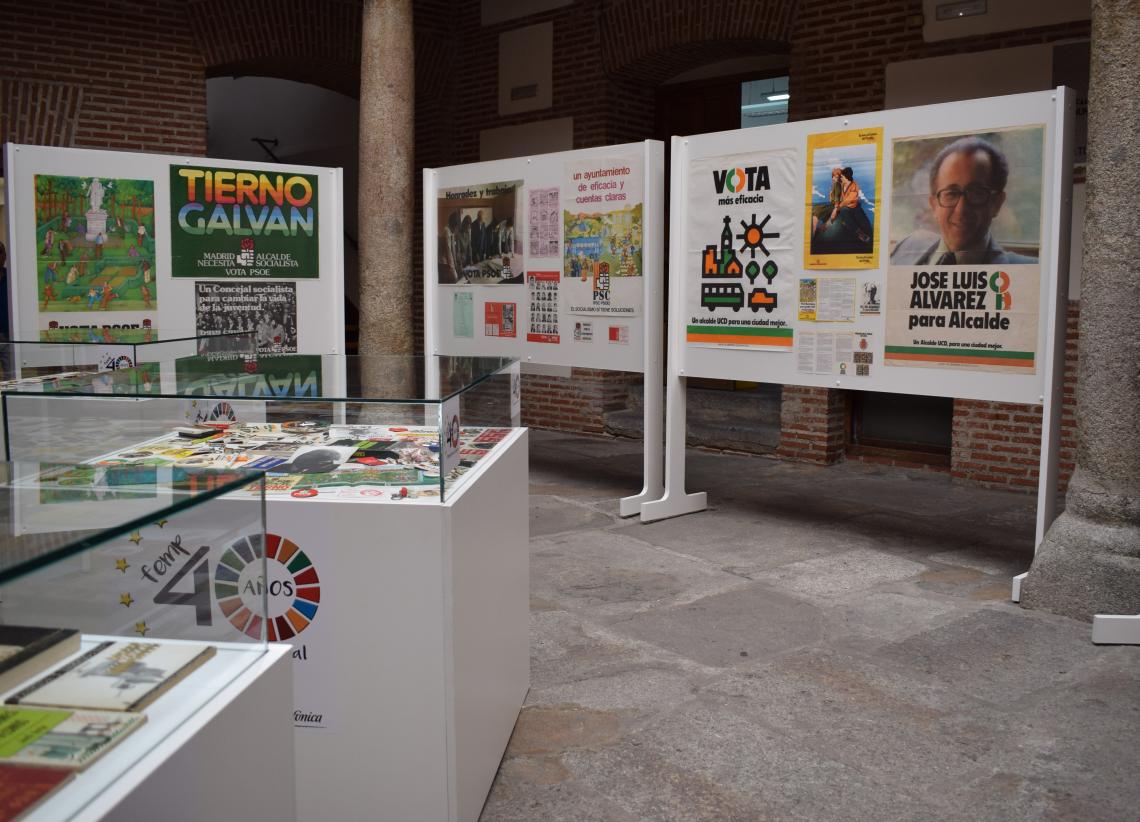 La exposición, en el patio de la FEMP