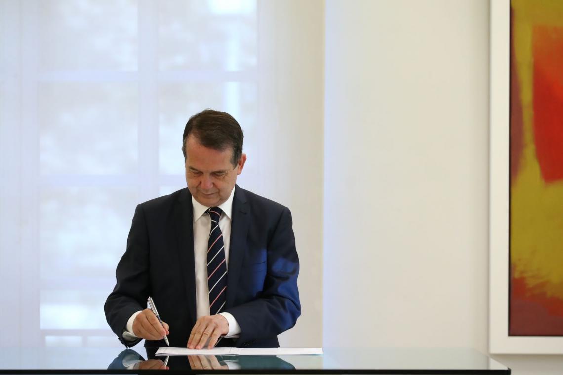 Abel Caballero firma en La Moncloa el Acuerdo FEMP-Gobierno
