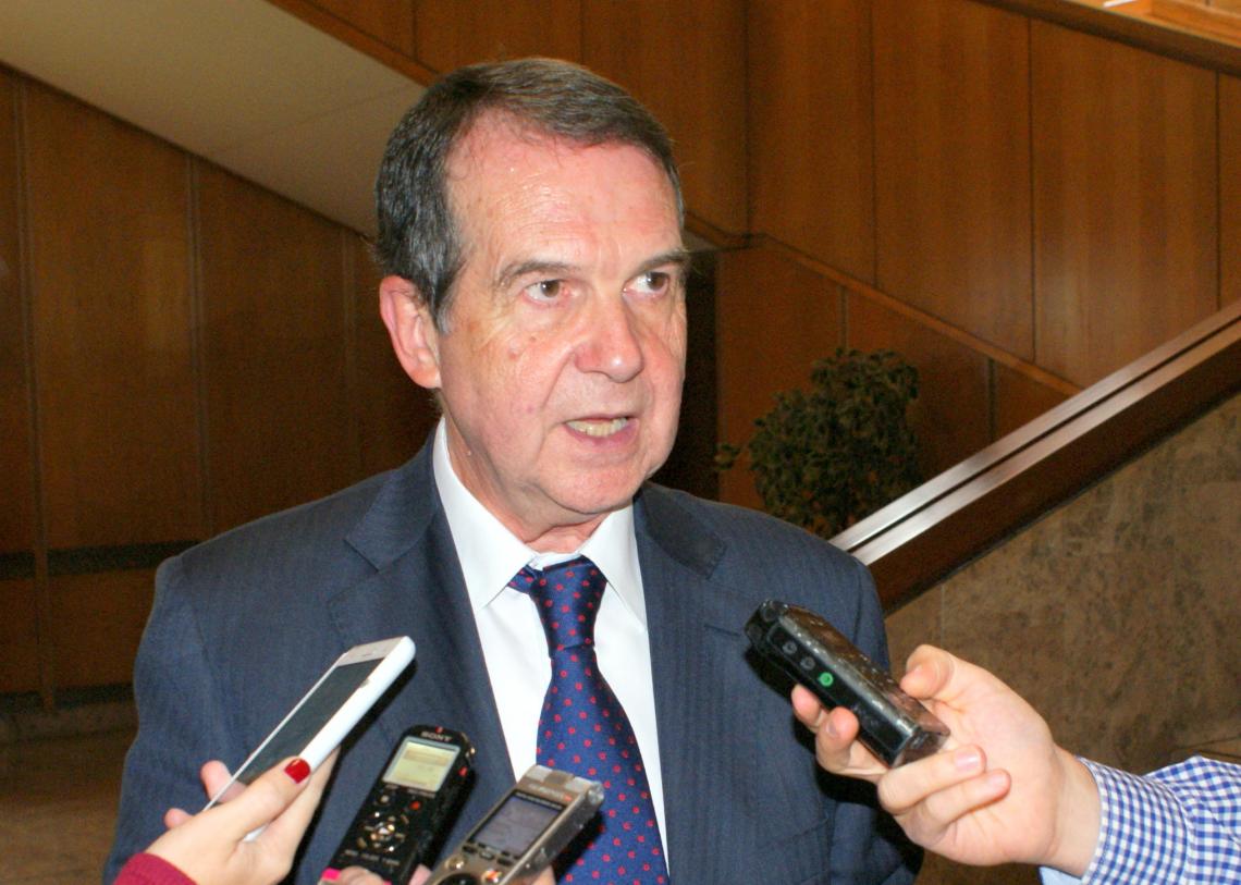 Para el Presidente de la FEMP, “somos la Administración más cumplidora, sabemos gestionar y queremos poder hacer uso de ese superávit sin restricciones para atender las necesidades de nuestros vecinos”