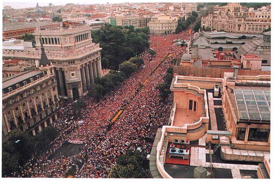 Manifestación en Bilbao tras el secuestro y asesinato de Miguel Angel Blanco, en 1997.