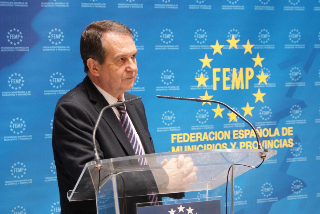 El Presidente de la FEMP reitera que son los Ayuntamientos quienes deben invertir sus ahorros en las políticas locales más necesarias