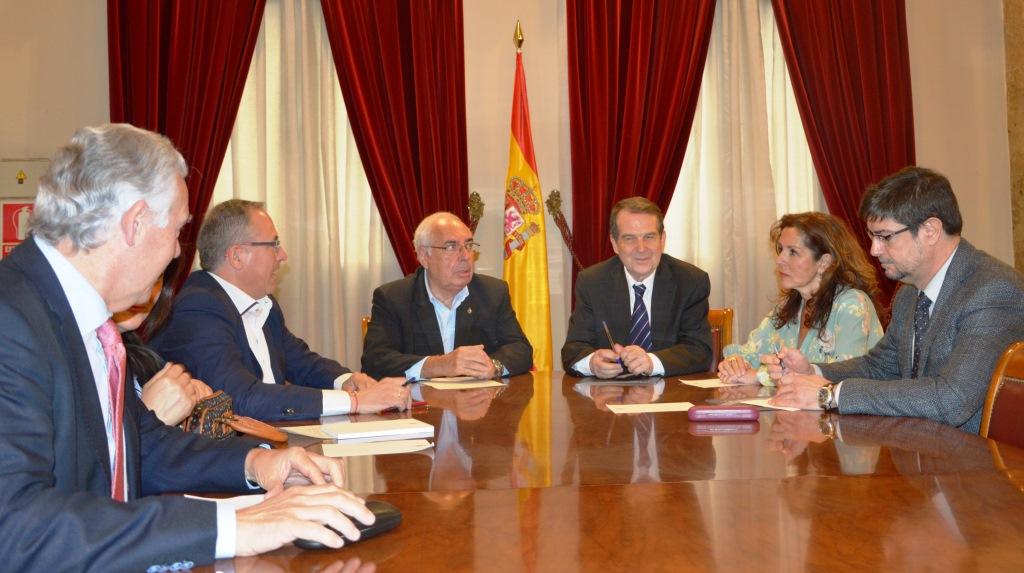 Reunión de la representación de la FEMP con el Grupo Socialista del Senado.
