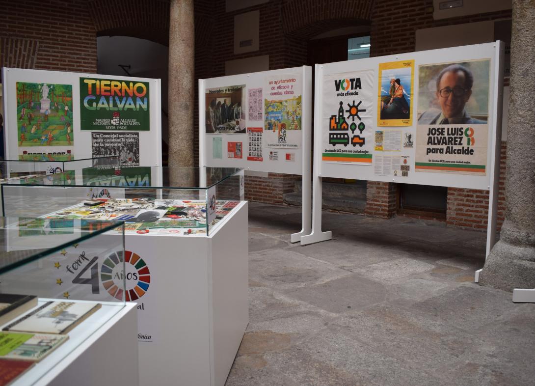 La exposición, en el patio de la FEMP