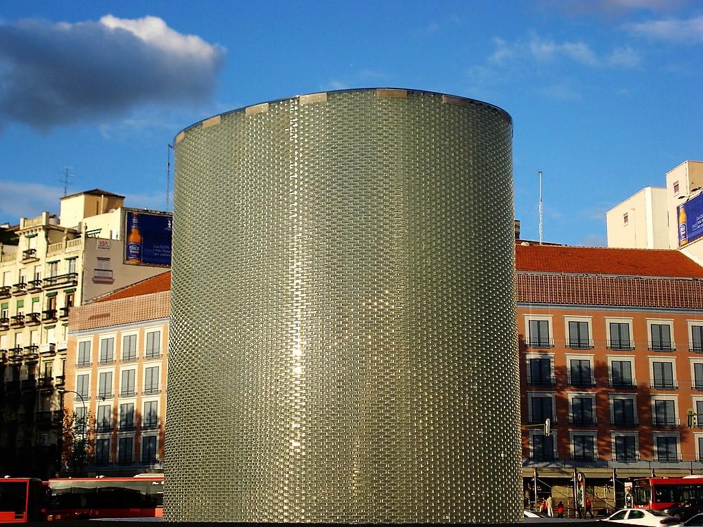 Monumento a las víctimas, junto a la estación de Atocha (Madrid)