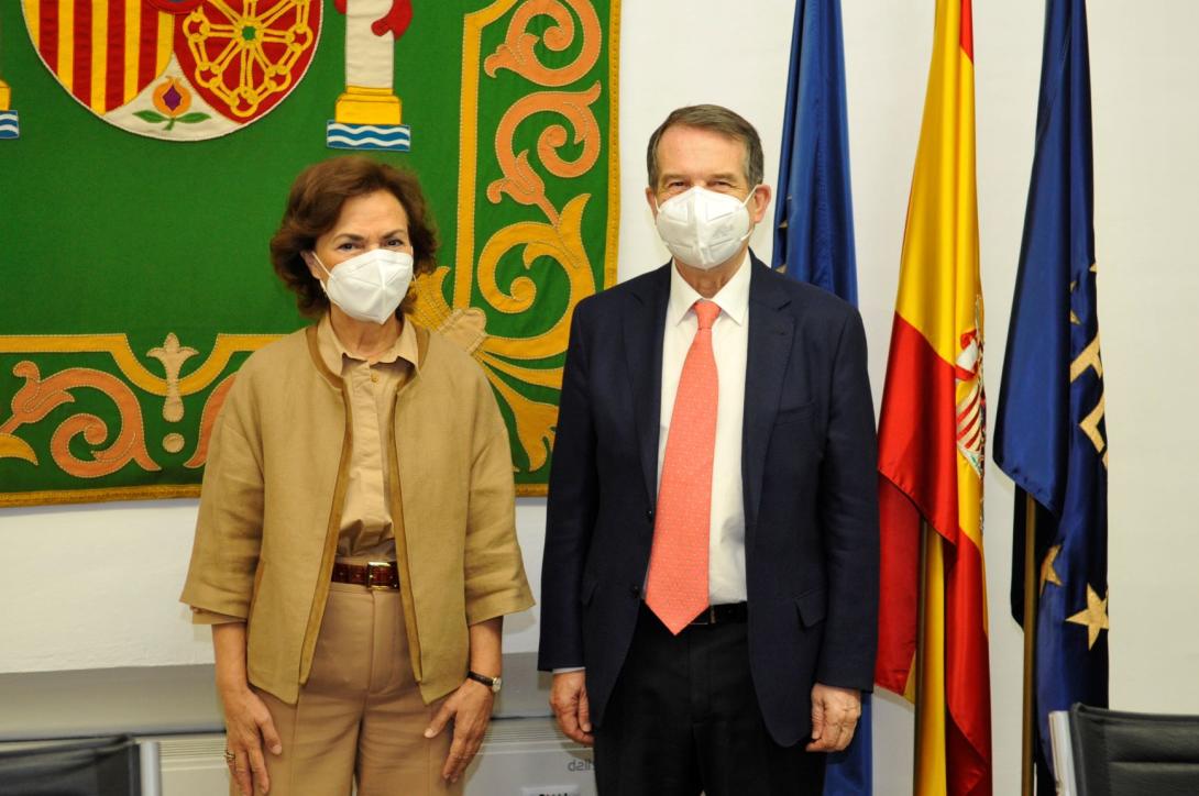 La Vicepresidenta 1ª del Gobierno, Carmen Calvo, y el Presidente de la FEMP, Abel Caballero