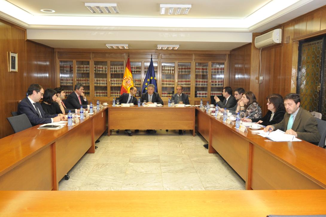 la reunión se celebró en la sede del Ministerio en la tarde del 13 de diciembre