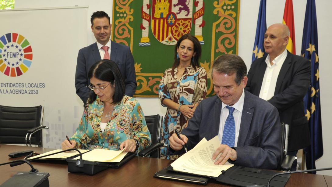 La FEMP y Sanidad apuestan por los estilos de vida saludable con la firma de dos convenios
