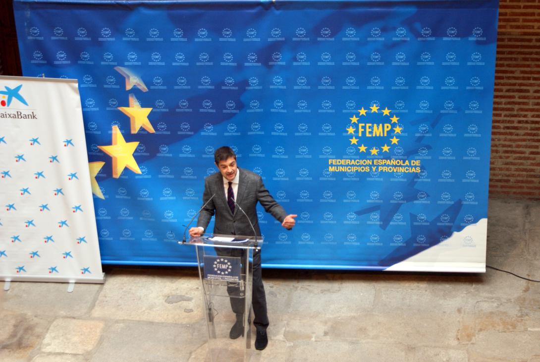La FEMP y CaixaBank apuestan por reforzar el liderazgo y las capacidades de los políticos locales