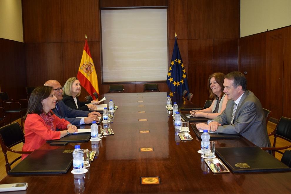 La FEMP y Defensa estudian la incorporación de profesionales militares a la policía local