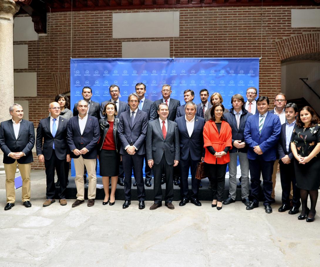 La FEMP pide por carta a Montoro la convocatoria urgente de la CNAL