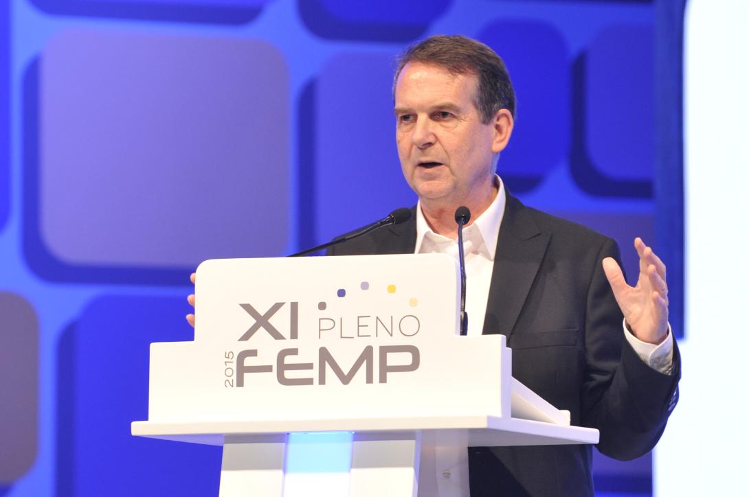 Abel Caballero: “Necesitamos reformar la Constitución para regular las competencias de las Entidades Locales, reconocer nuestra autonomía política y funcional, y apoyar a los municipios pequeños”