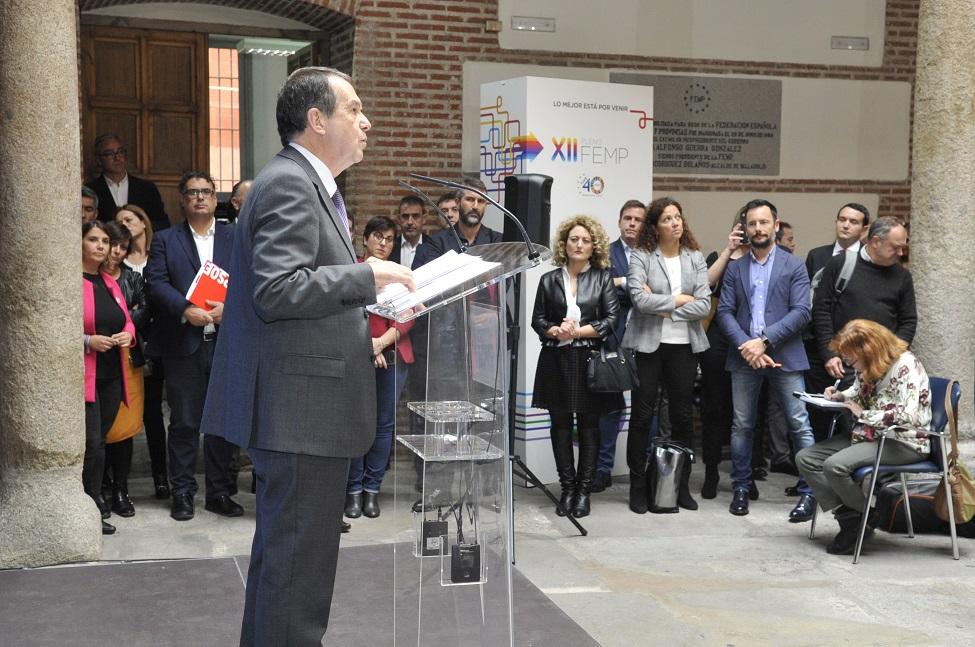 Caballero recuerda a Sánchez que para las Entidades Locales es “imprescindible tener un Gobierno cuanto antes”