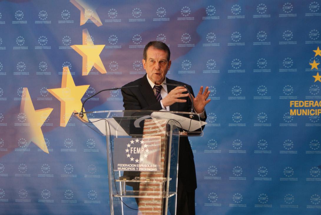 Abel Caballero: “Los 7.000 millones de superávit de los Ayuntamientos los reinvertiremos en la creación de empleo”