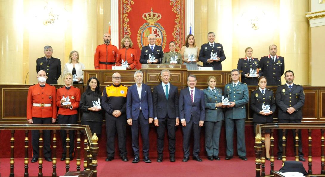 Abel Caballero: “Fuisteis, sois y seguiréis siendo las Fuerzas que nos Cuidan”