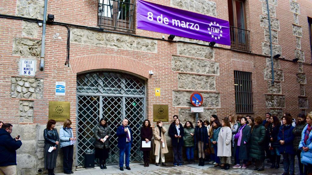 Compromiso Local con el Día de la Mujer