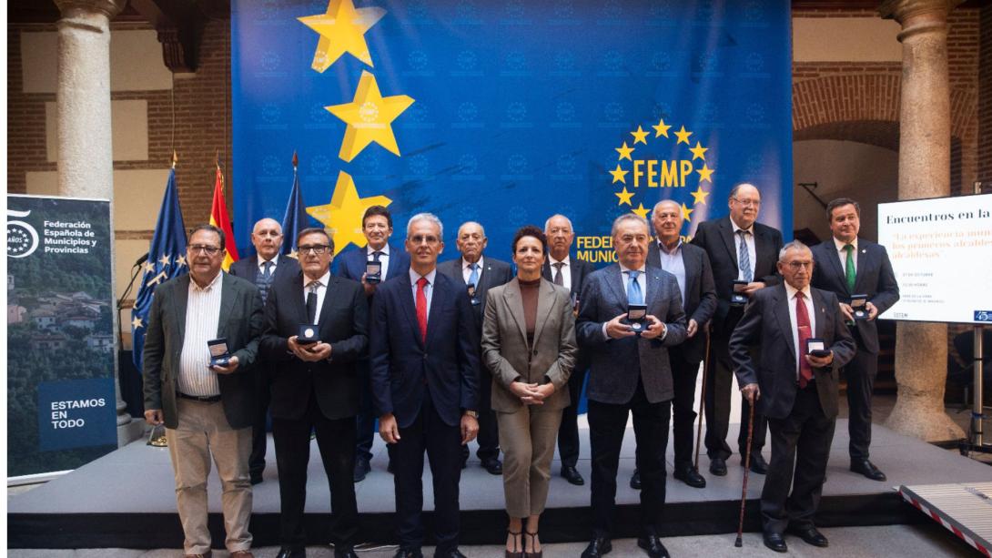 La FEMP rinde homenaje a los primeros alcaldes y alcaldesas de la democracia