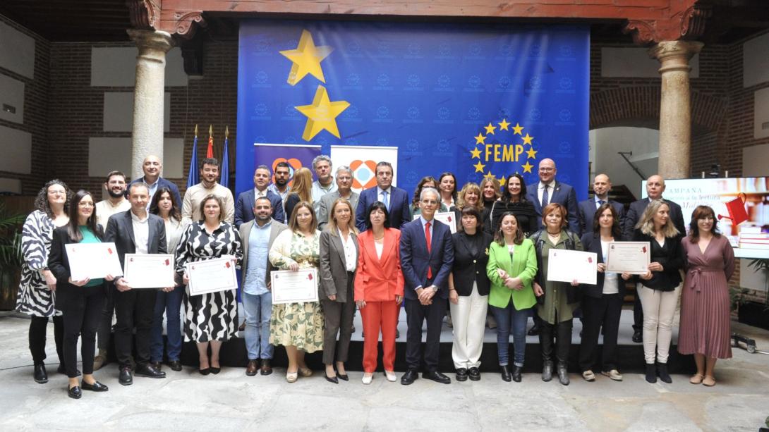 Diez bibliotecas municipales reciben los Premios María Moliner