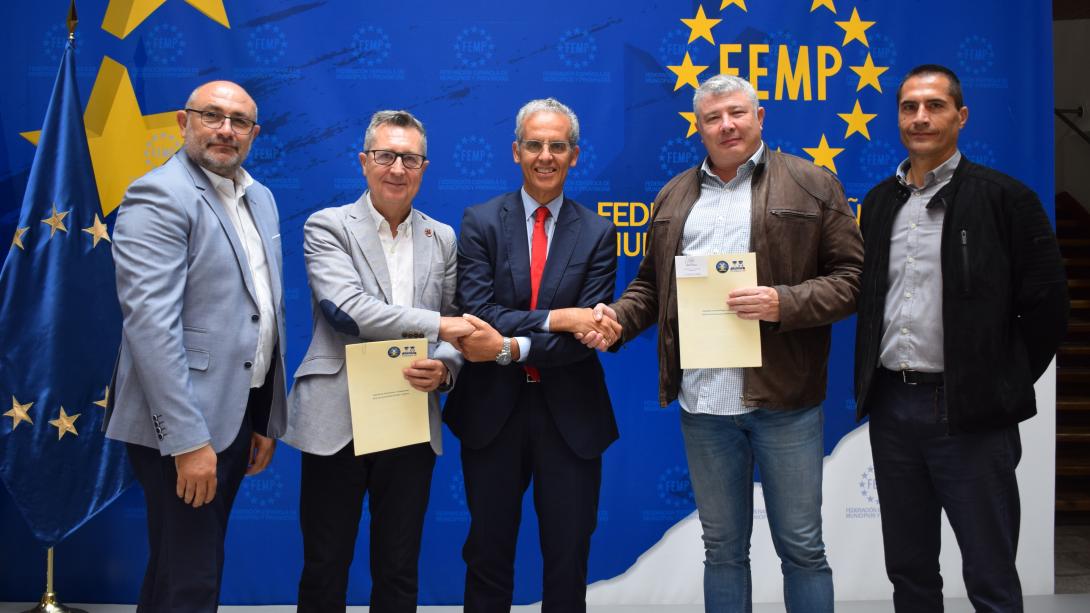 La FEMP acoge la firma del acuerdo de integración de AEPORSE en Unijepol