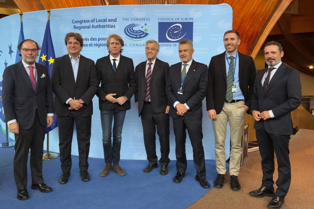 La delegación española en Estrasburgo sitúa la autonomía local y los derechos fundamentales en el centro del debate