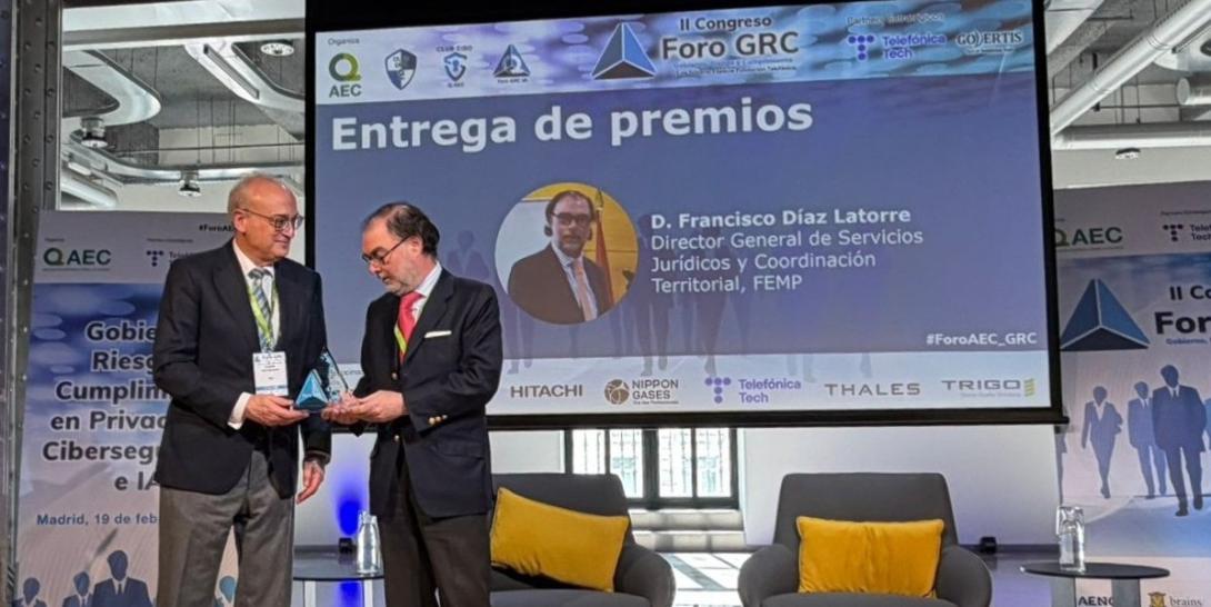 La Guía Práctica y Políticas de Uso de la IA en las entidades locales de la FEMP, premiada en el II Congreso del “Foro Gobierno, Riesgo y Cumplimiento”