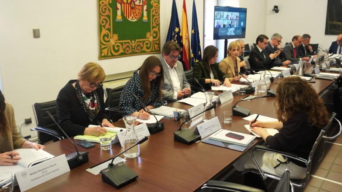 García-Pelayo plantea que las reuniones de la CNAL cumplan el reglamento ante las urgencias financieras de los ayuntamientos