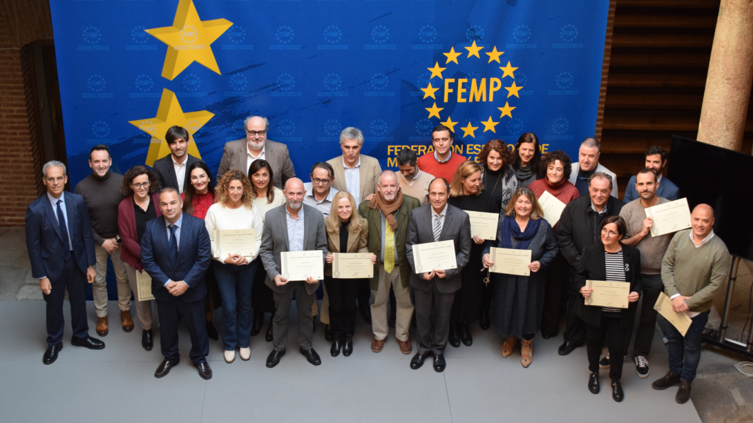 Diplomas del Curso de Especialización en Gestión Pública Local