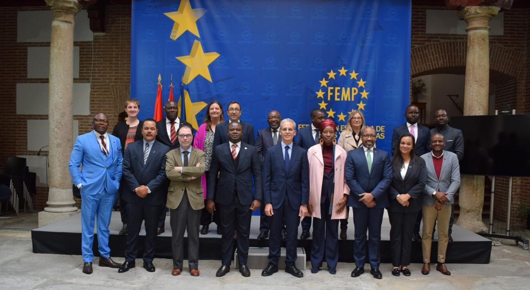 La descentralización española, ejemplo para la Administración Territorial de Angola