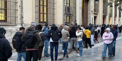 Los ayuntamientos remiten a las subdelegaciones y delegaciones del Gobierno a los interesados en la regularización extraordinaria de personas migrantes