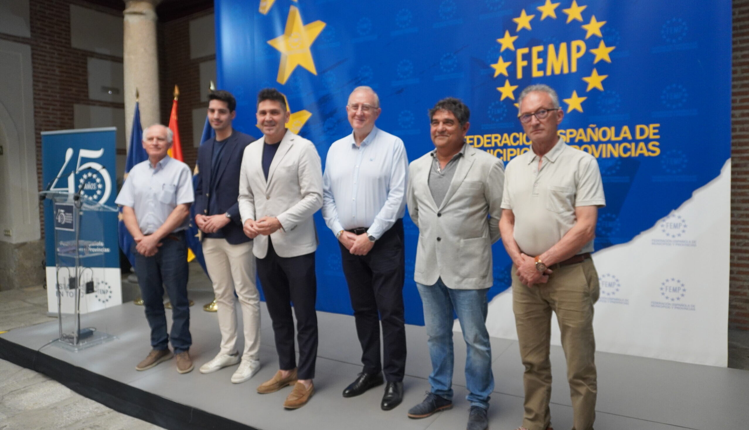 La venta ambulante y las viviendas de uso turístico, temas centrales de la Comisión de Consumo